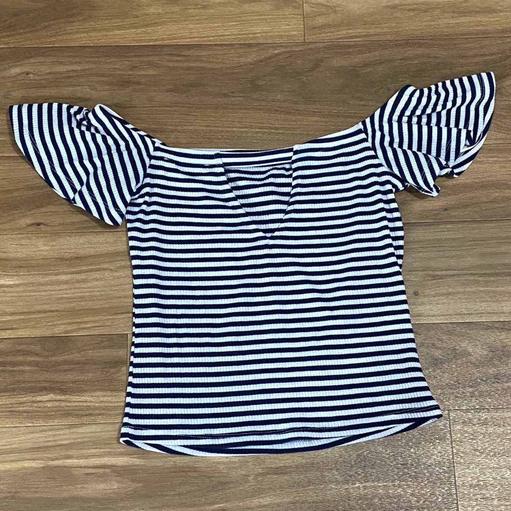 Off shoulder top - Picture 2 of 3